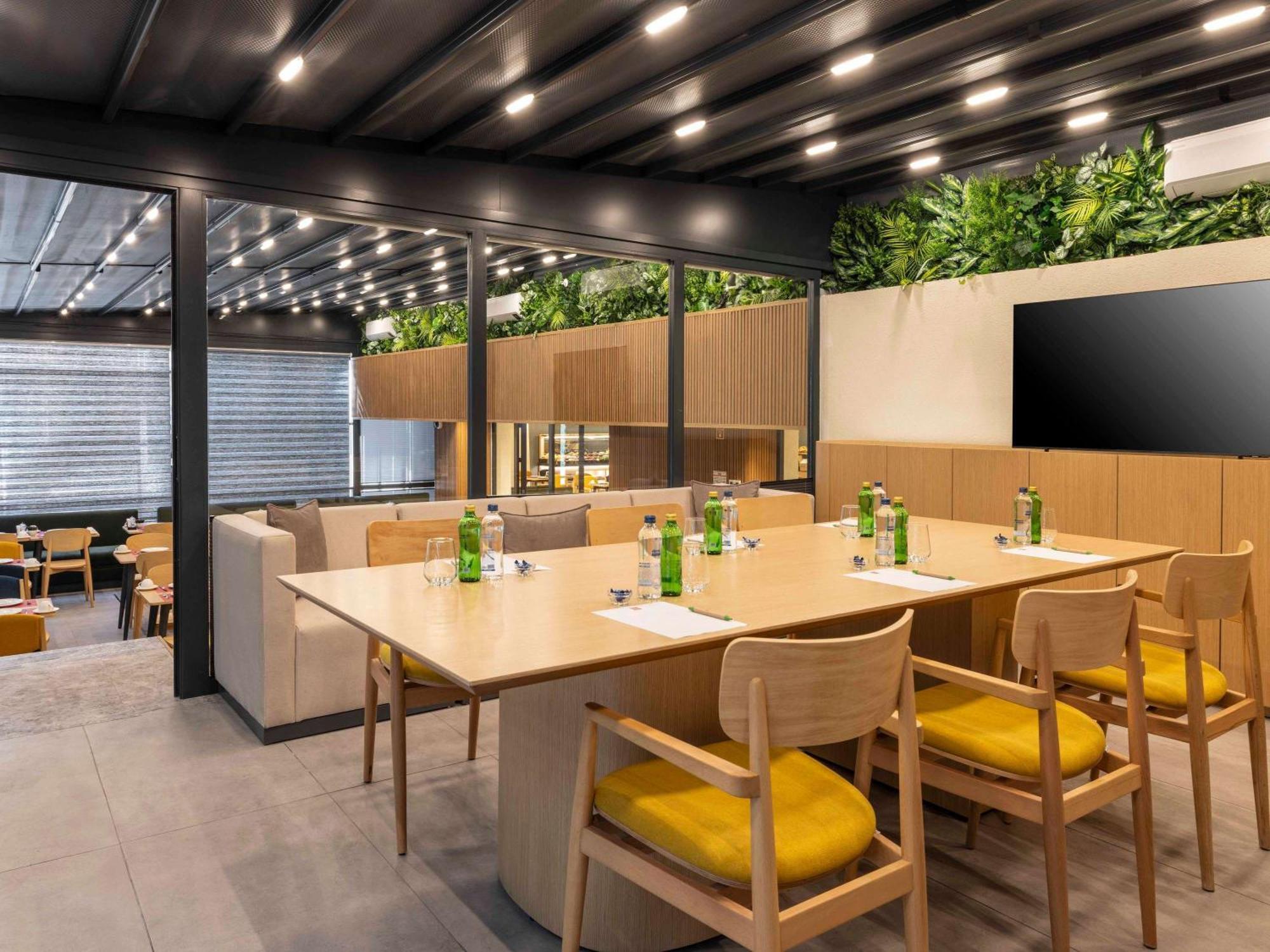 Готель Ibis Istanbul Sisli Екстер'єр фото