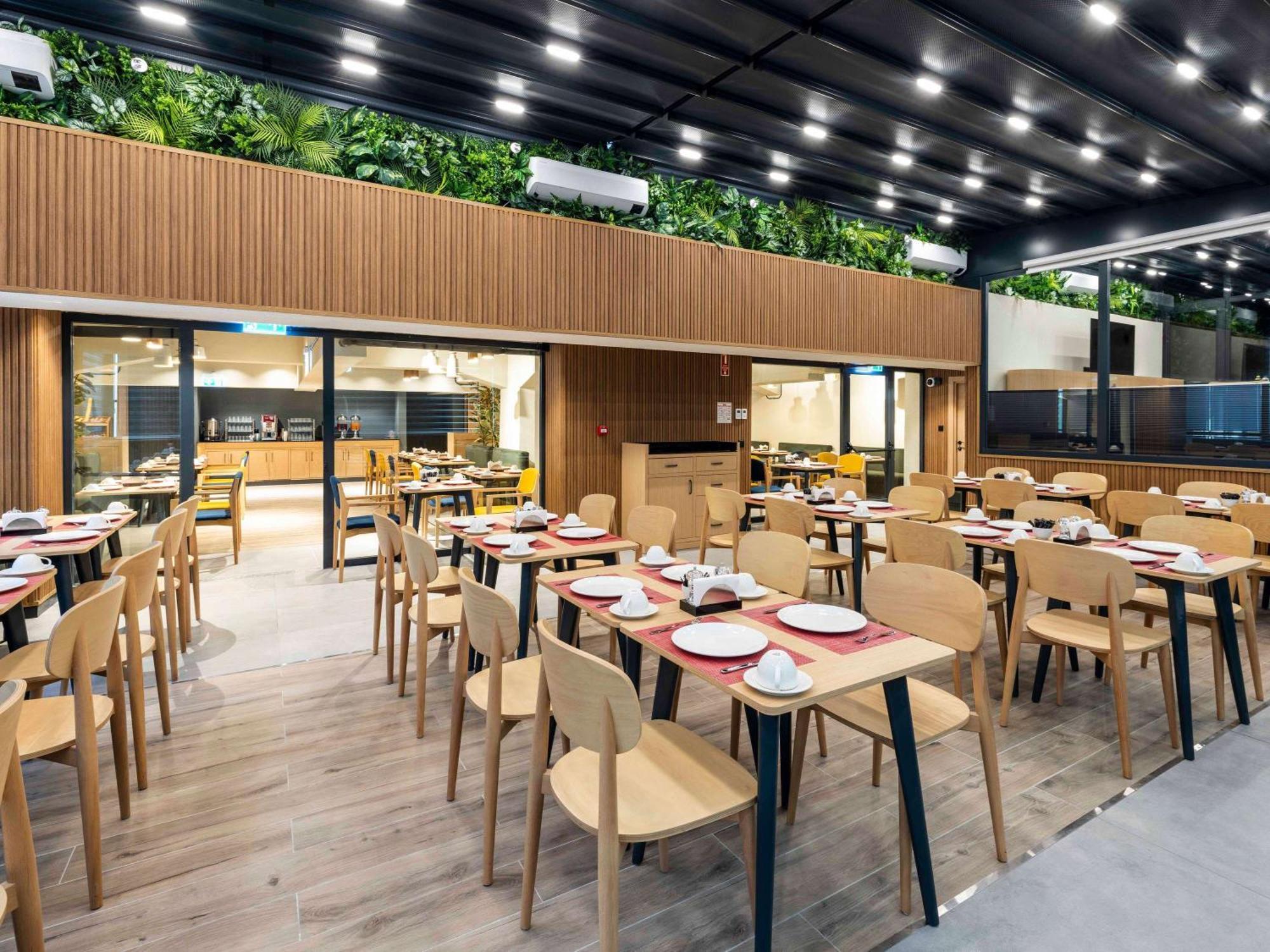Готель Ibis Istanbul Sisli Екстер'єр фото